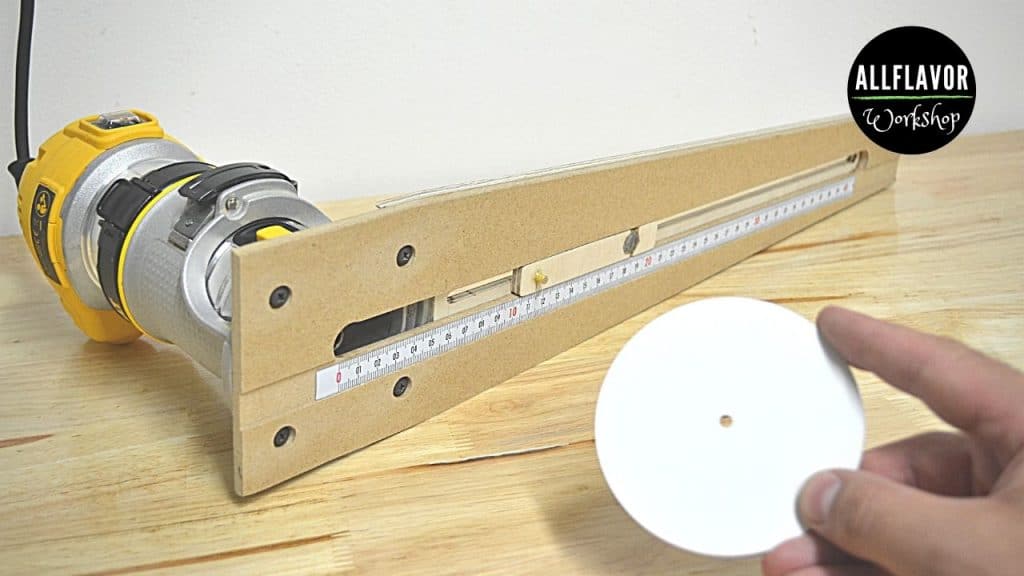 How To Make a Router Circle Jig (With Pictures) AllFlavor