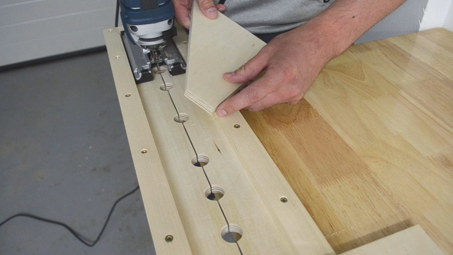 Simple DIY Jigsaw Guide Rail (Step by Step With Pictures) AllFlavor