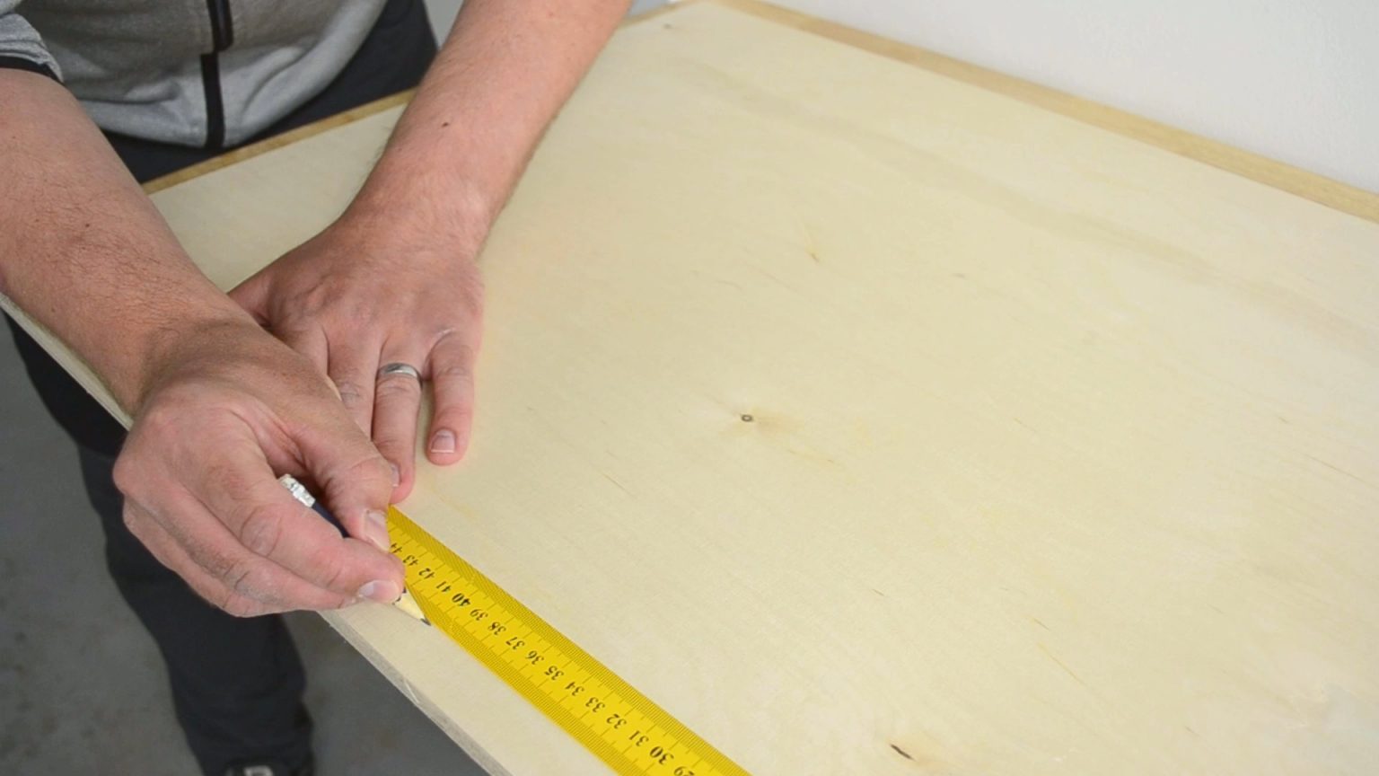 How To Make a Jigsaw Guide and Crosscut Jig AllFlavor