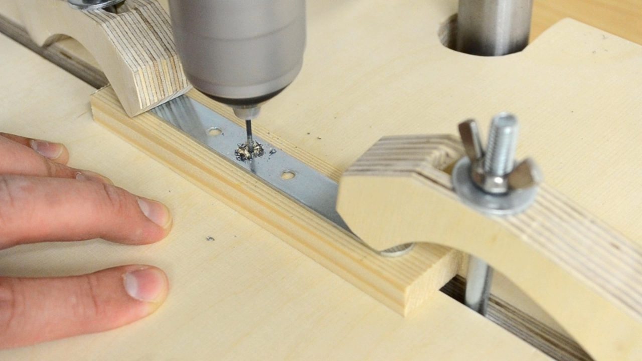 Make a Self Centering Dowel Jig in 5 minutes AllFlavor