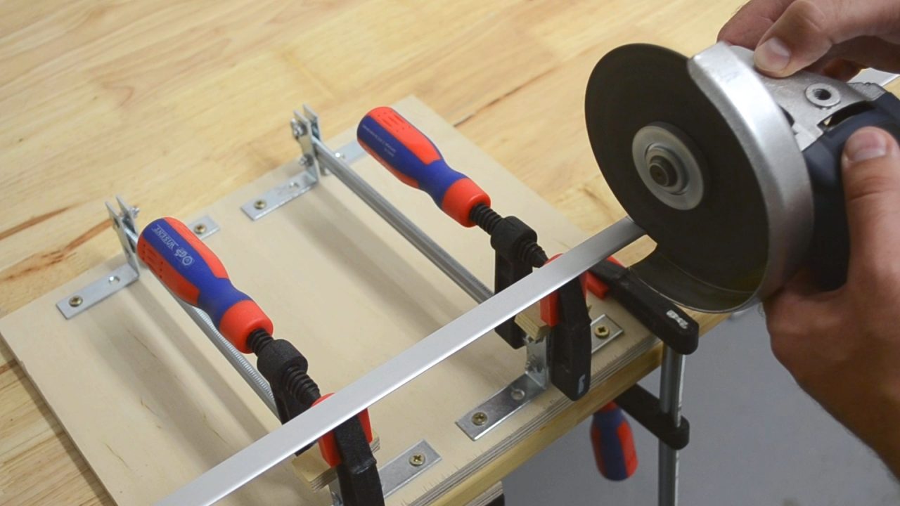 Easy Circular Saw Guide Rail (Step by Step with Pictures) AllFlavor