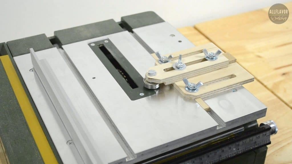 Make a DIY Featherboard for a Small Table Saw (With Pictures