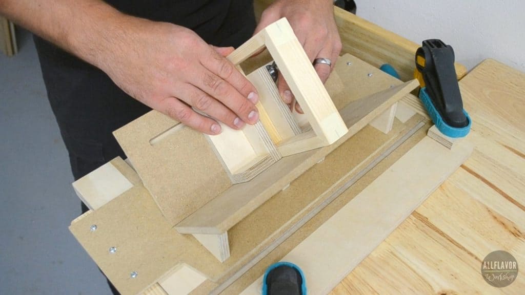 How to Make a Router Table Spline Jig (StepbyStep) AllFlavor