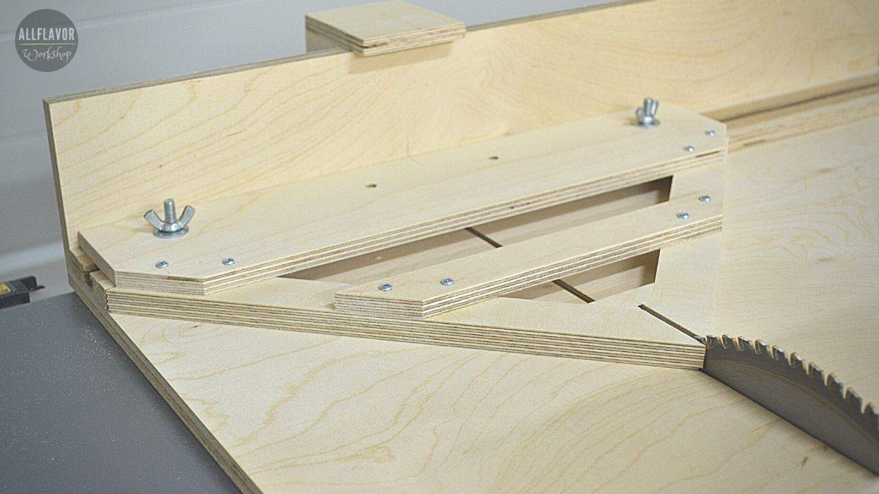 How to Make a Table Saw Miter Sled (Cut Perfect Miters) AllFlavor