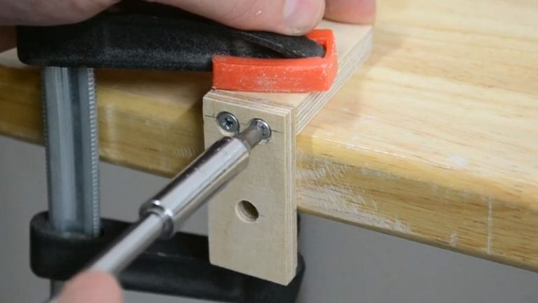 Adjustable center leg assembled with glue and screws for reinforcement on the DIY push block.