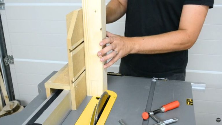 Using a Tenon Jig to cut Castle Joints