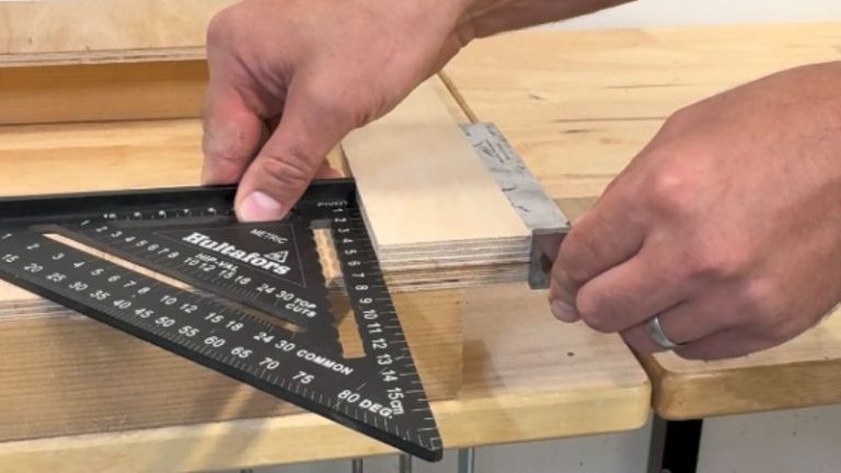 Checking the router rabbet jig guide and crosspiece for a 90-degree angle during glue-up.