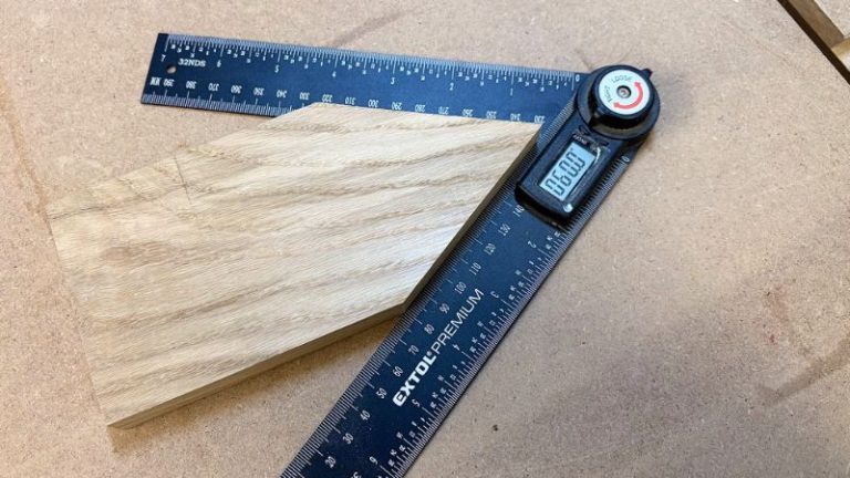 Cutting a 30 degree angle for an oak Bethlehem star point on a table saw sled.